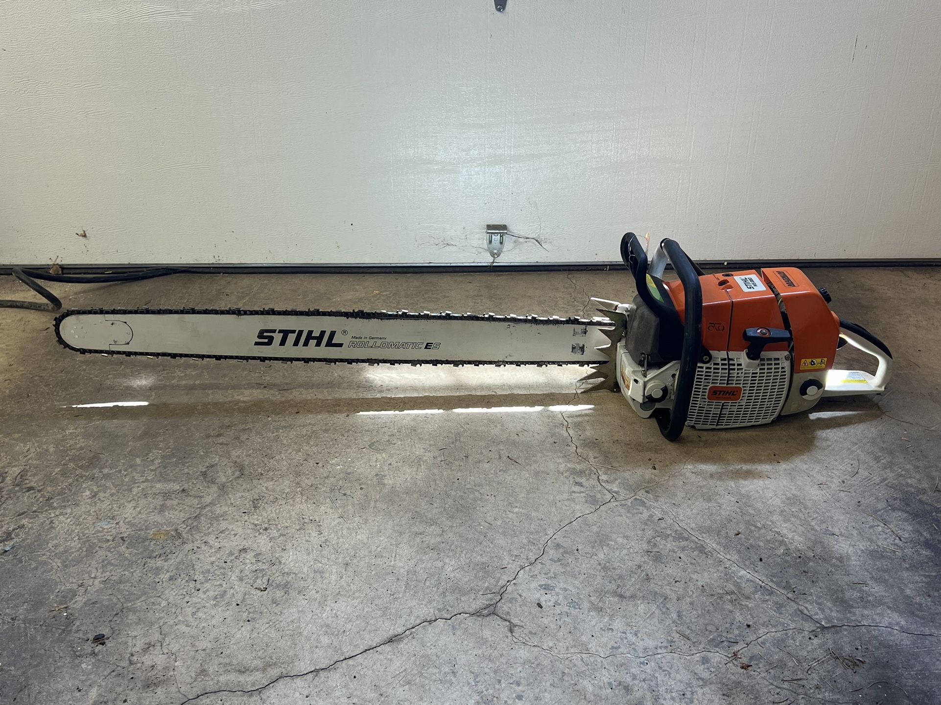 STIHL MS880 Magnum 42" Chainsaw w/ Granberg Alaskan MKIII Chainsaw Mill