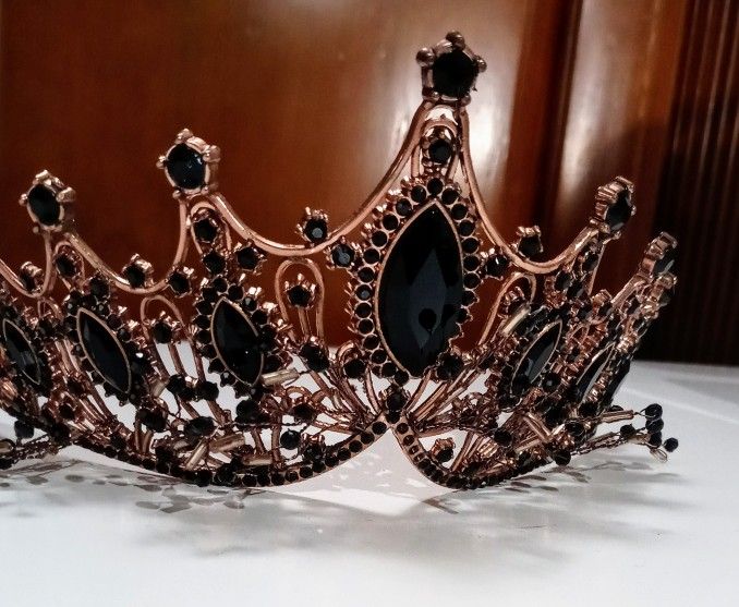 Gorgeous Black Aceorna Baroque Queen Tiara