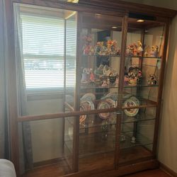 *LOCAL PICKUP ONLY* Howard Miller Parkview Curio Cabinet (Cherry Bordeaux Finish)