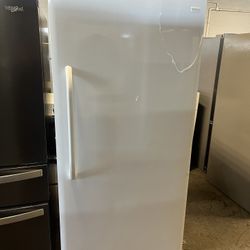 🔥 Large Frigidaire Freezer – Great Condition! 🔥