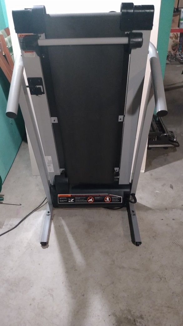 Weslo Cadence Dx3 Treadmill for Sale in Redford Charter Township MI OfferUp