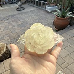 Citrine Carved Flower 9.9 Oz 