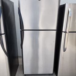 FRIGIDAIRE STAINLESS STEEL FRIDGE
