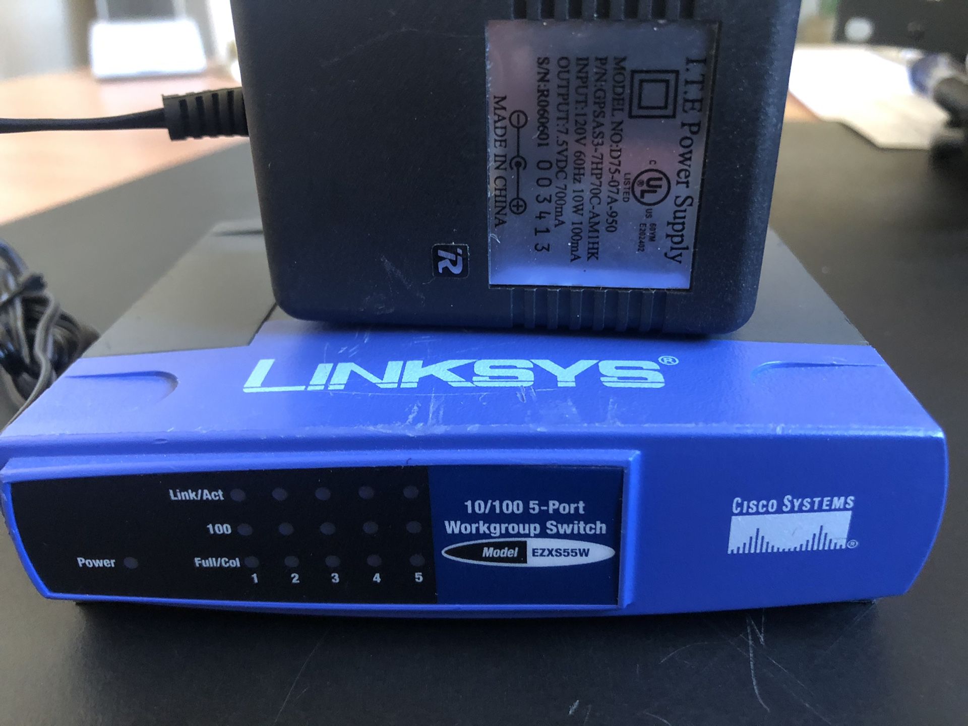 Linksys EZWS55W 10/100 5-port switch
