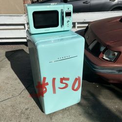 Refrigerator (mini) With microwave