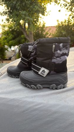 Denali child’s snow boots
