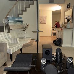 Blue Yeti Microphone + Isolation Pad + Mount + Logitech Speakers – Recording Setup