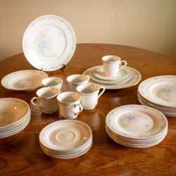 '87 Wyndhams 'French Flower' Vintage Fine China Set