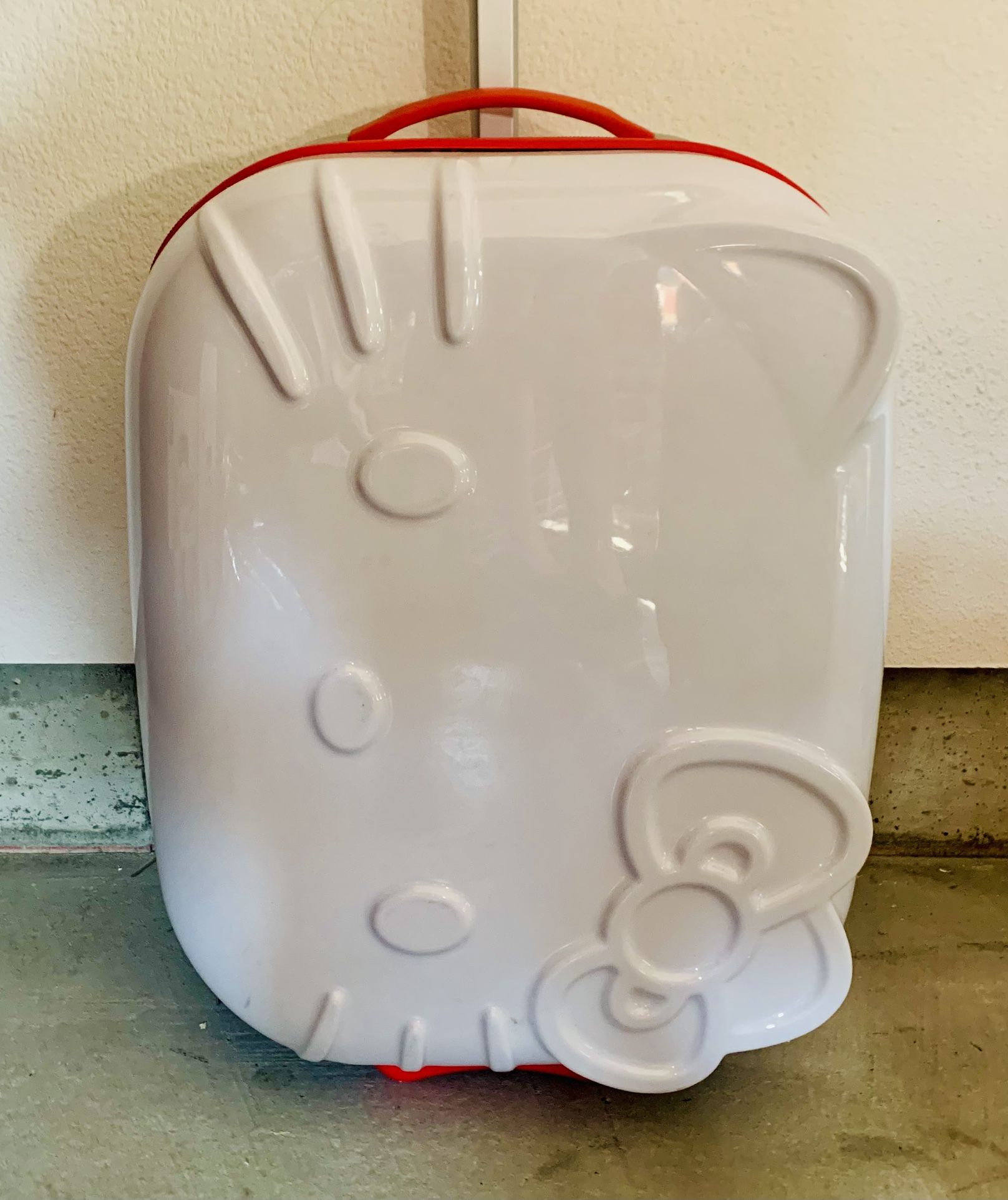 Hello Kitty Carry On