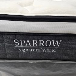 LIKE NEW! Plush/Medium Sparrow Signature Hybrid King Mattress - Delivery Available