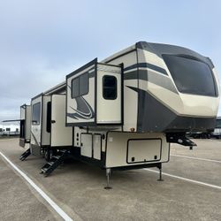 2021 Forest River Sandpiper 379FLOK