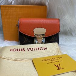 Luxury Wallet All Include As Picture ♥️