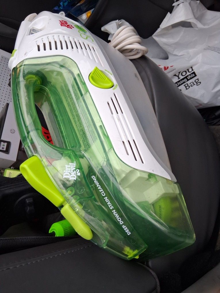 Portable dirt devil carpet cleaner , ideal for vehicles , sofas , hallway stairways