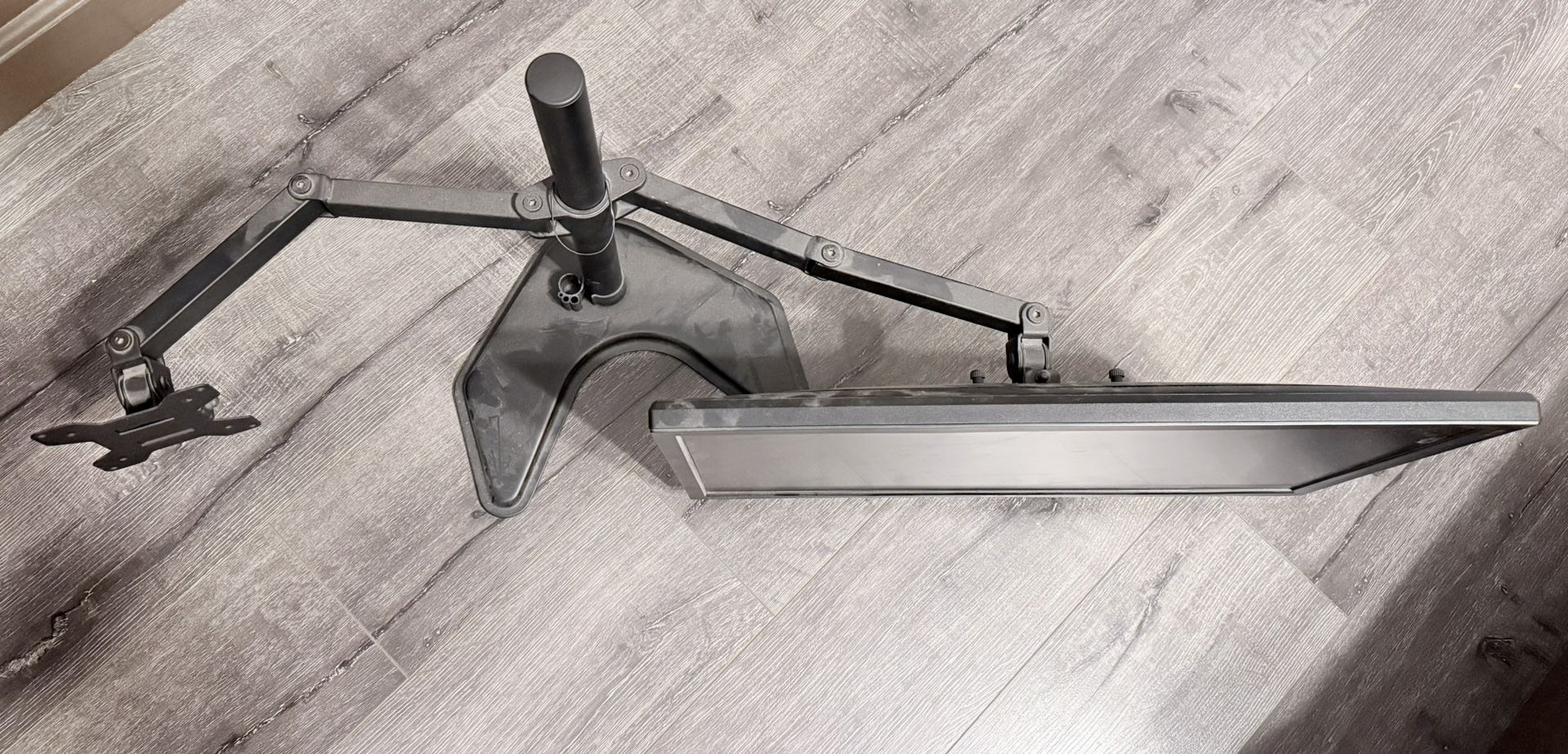 dual monitor stand and 2 monitor