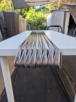 Full Set of Ladies Gold Clubs