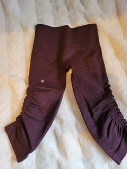 Lululemon Size 2 Brown Capri Leggings