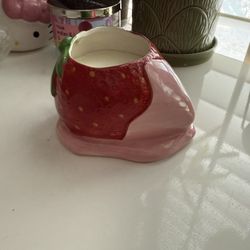 strawberry candle