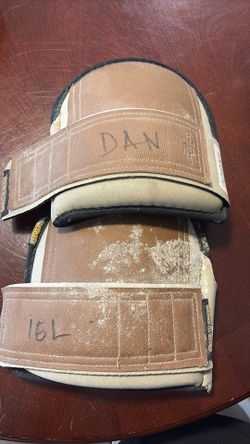 Knee pads