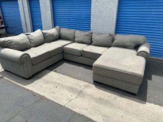 Comfortable Huge Sectional Couch Gray 🛋 Very Clean 🛋
