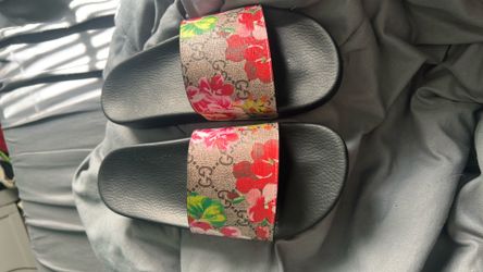size 7 Gucci slides