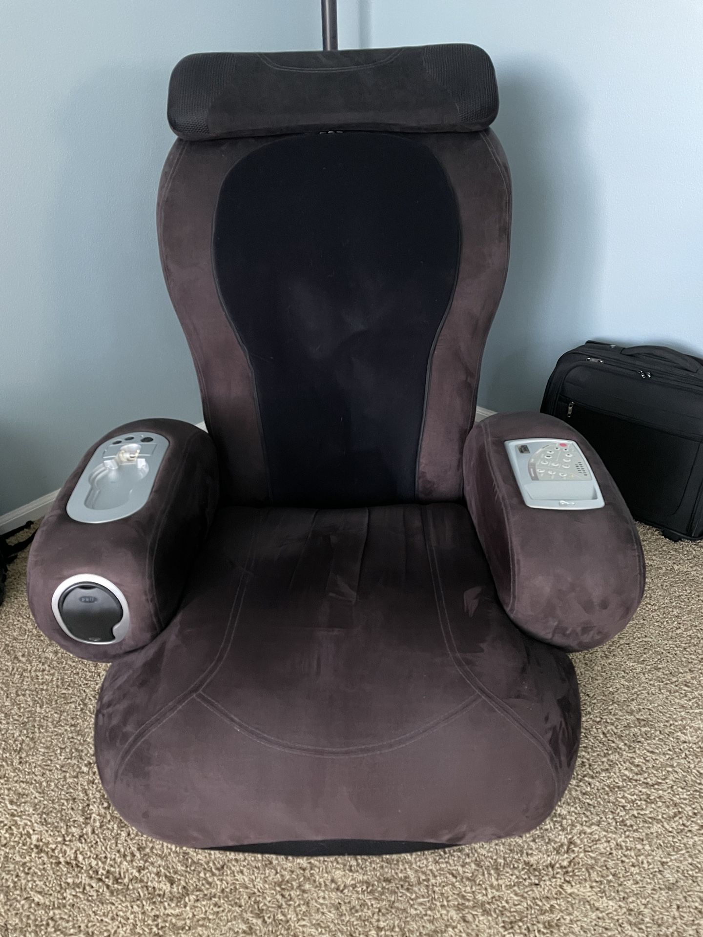 iJoy Turbo 2 massage chair for Sale in Auburn, WA OfferUp
