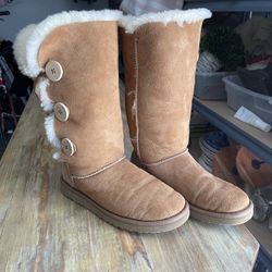 UFS $40  Like New UGG Australia boots Women Size 7 