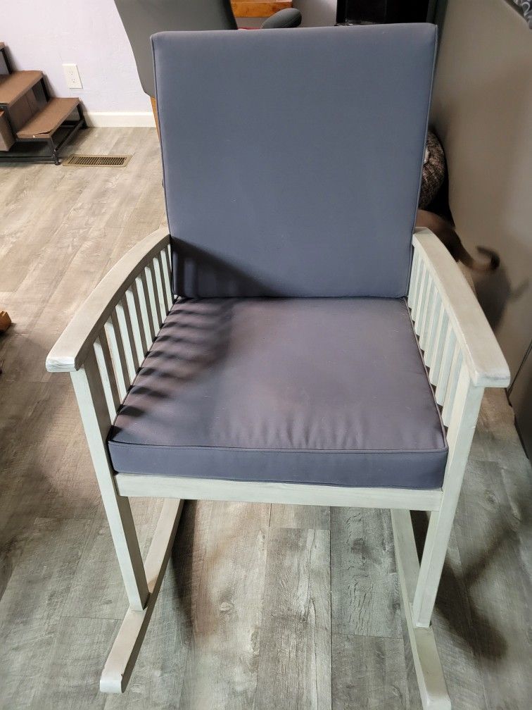 Cavinas Rocking Chair