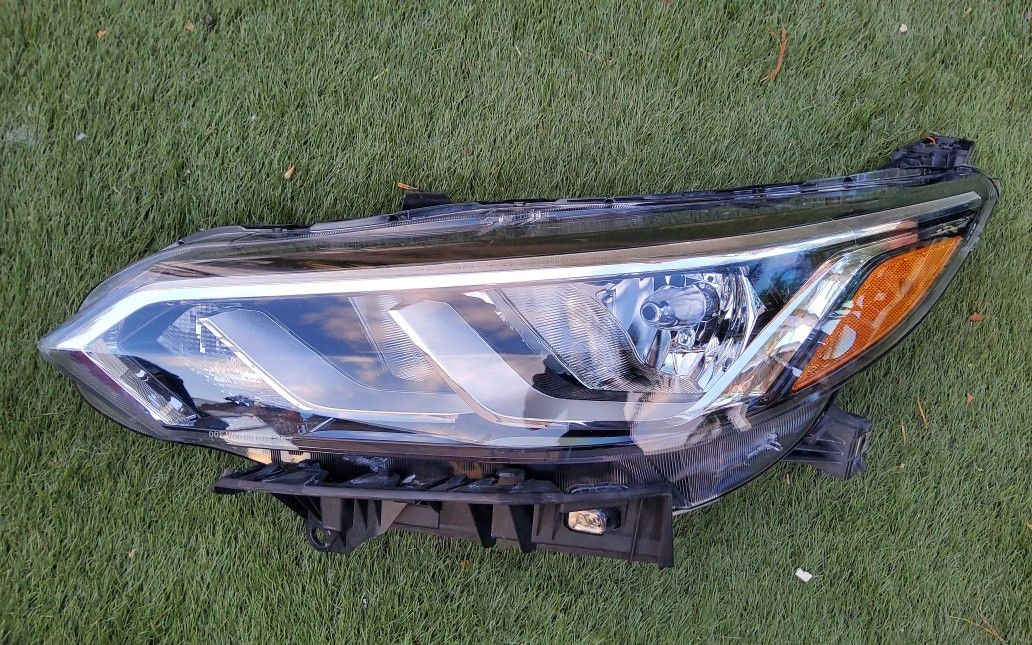 Nissan Sentra Left Driver Side Headlight