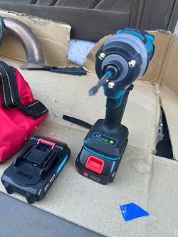 Impact driver / drill
