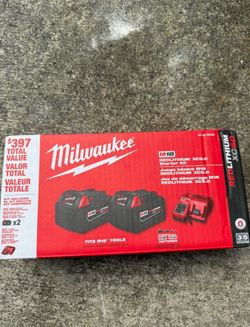 New!!! Milwaukee M18 Redlithium XC5.0 Starter Kit With Two Batteries