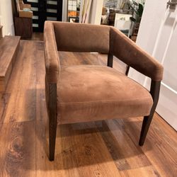 🔥 Designer Brown Velvet Accent Chairs – Pair – Excellent Condition