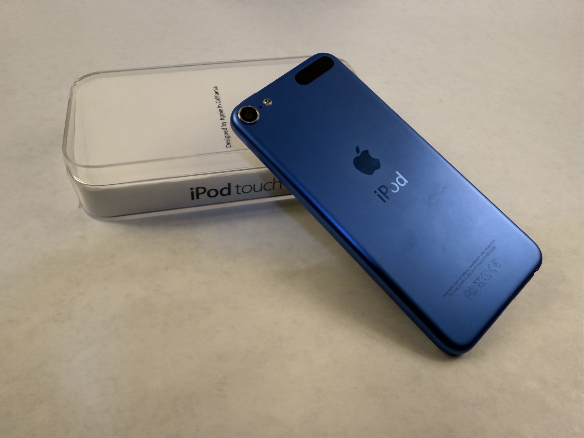 Apple iPod Touch 6th Gen - Blue Color