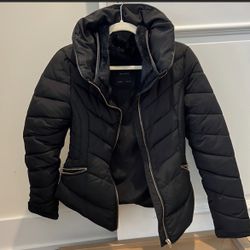Woman’s Zara Black Jacket 
