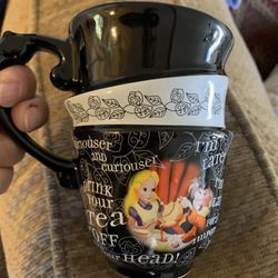 Collectible Alice In Wonderland Cup In Great Condition No Chips Or Nicks Amazon Sells For 79.00 30 Bucks OBO