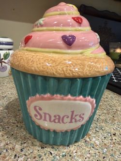 Beautiful CUPCAKE Ceramic Cookie Jar