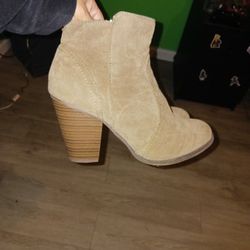 Cute Womens Booties/boots With Heel SIZE 9