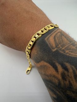 14k Gucci Style Solid Bracelet! 🔥