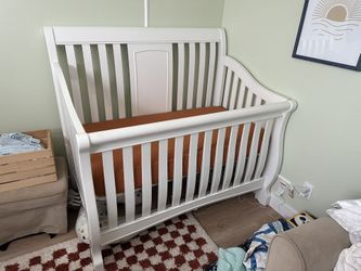 Sorelle Montogomery 4-1 Crib w/o Toddler Rail