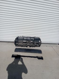 22 To 25 Grilles Toyota Tundra ( Oem)