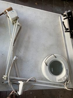 Magnifying Lamp- No Bulb