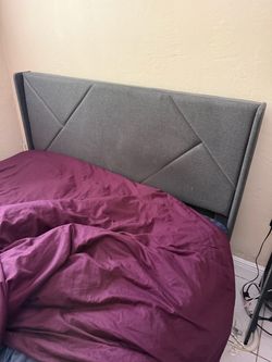 queen size bed platform ( no mattress)