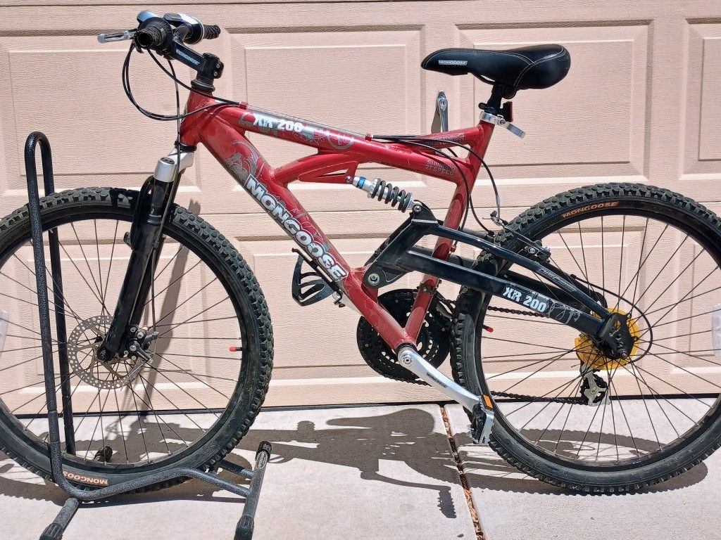 Mongoose XR-200 Mountain Bike