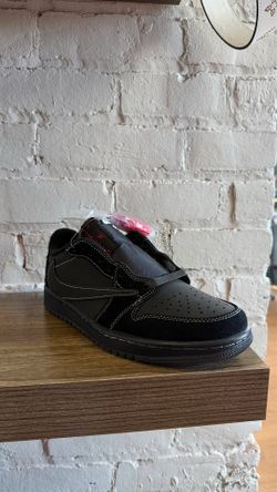 Air Jordan 1 Low Black Sneakers