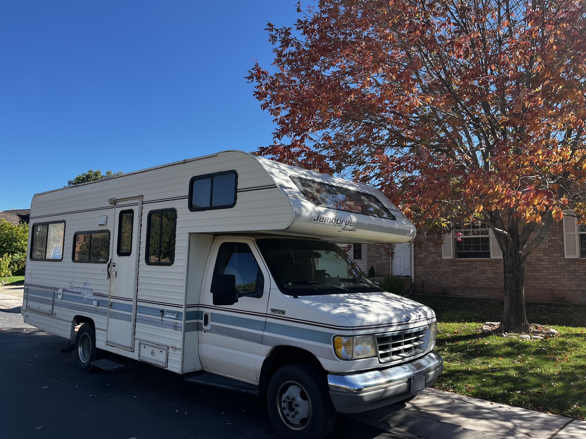 1993 Ford E-350 Fleetwood