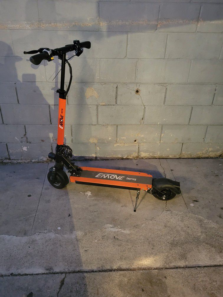 Emove Scooter