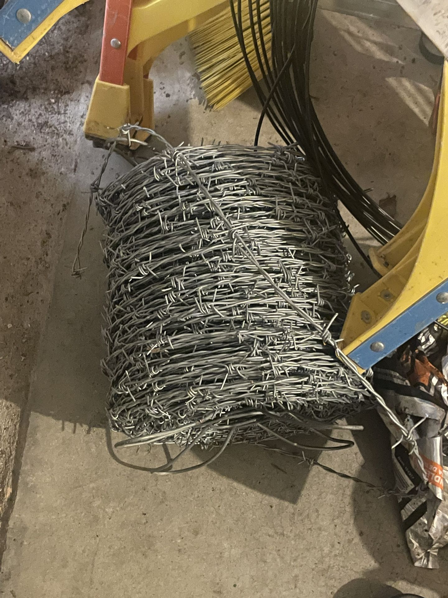 500 Ft Of Barbed Wire