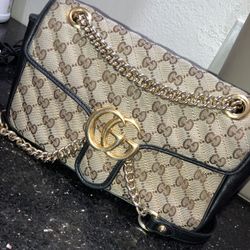 AUTHENTIC GUCCI PURSE