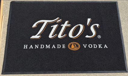 4x6 BNIB Tito’s Handmade Vodka Rug Non Slip