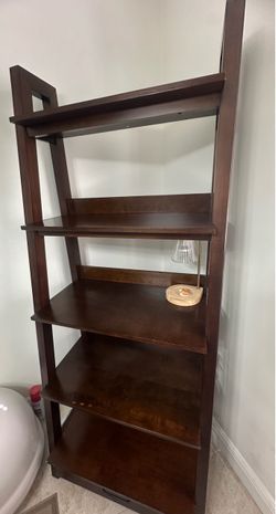 Wooden Bookshelf - Almost like new!