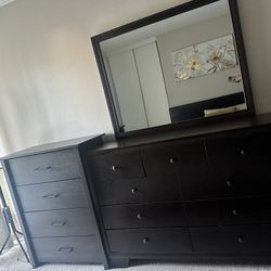 Queen Bedroom Furniture Set